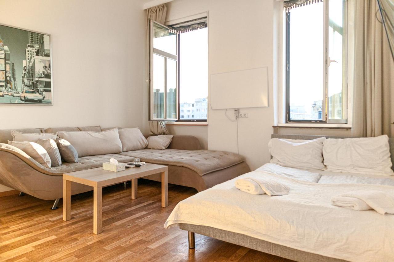 Joyful 2Br Shared Apt Near Millenium Tower & Danube River Wien Exteriör bild