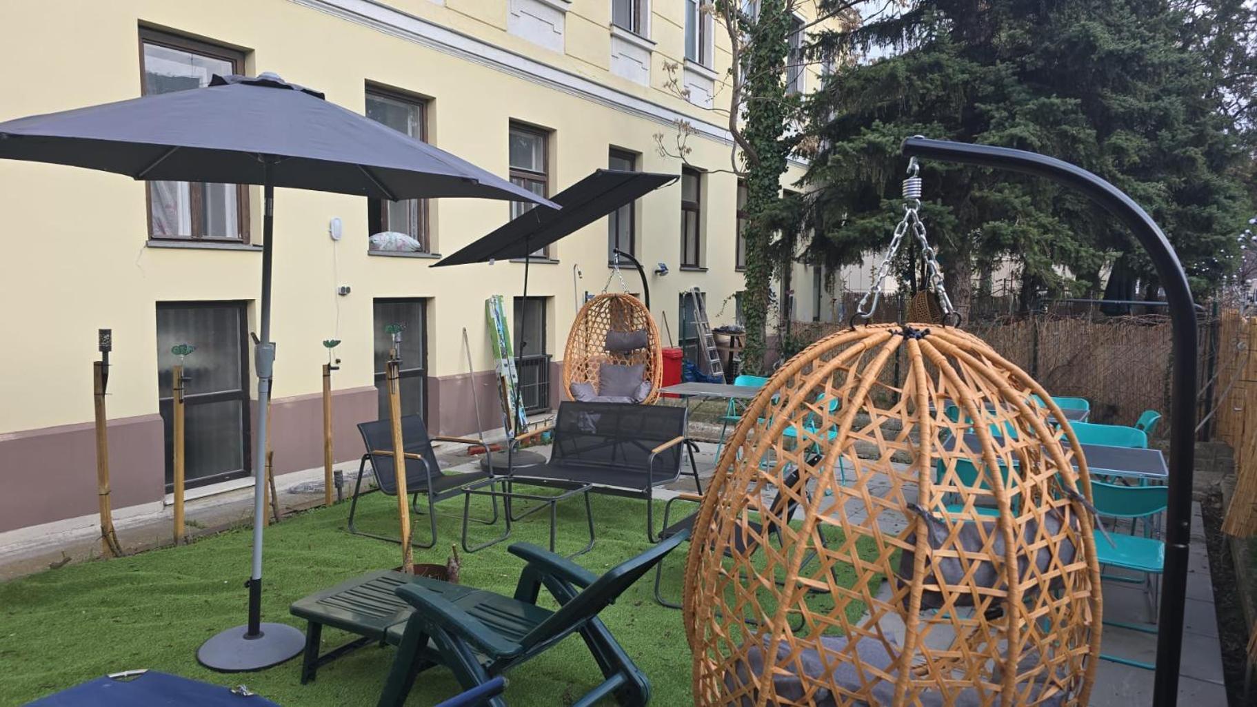 Joyful 2Br Shared Apt Near Millenium Tower & Danube River Wien Exteriör bild